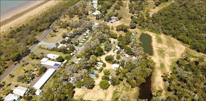 Island View Caravan Park - Kinka Beach - QLD T (PBH4 00 18717)